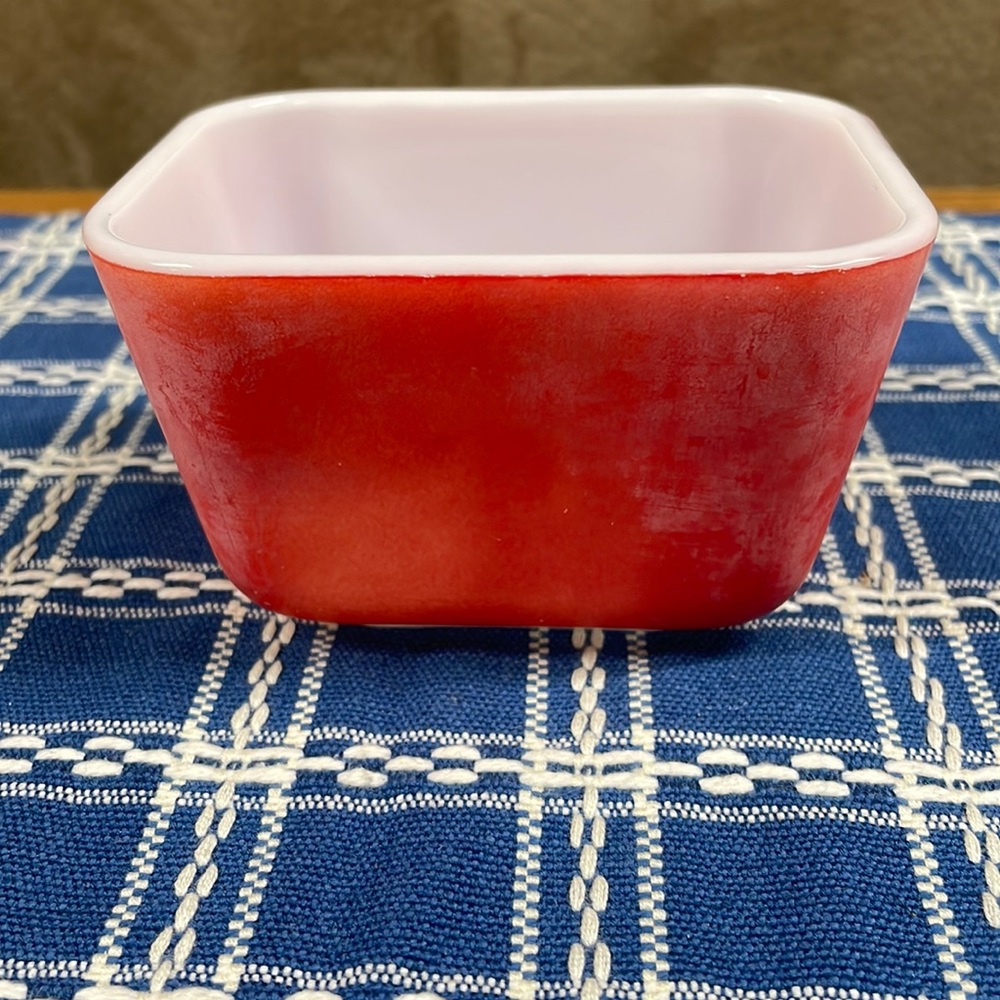 Pyrex 501-B Solid Color Red Small Refrigerator Dish without lid.